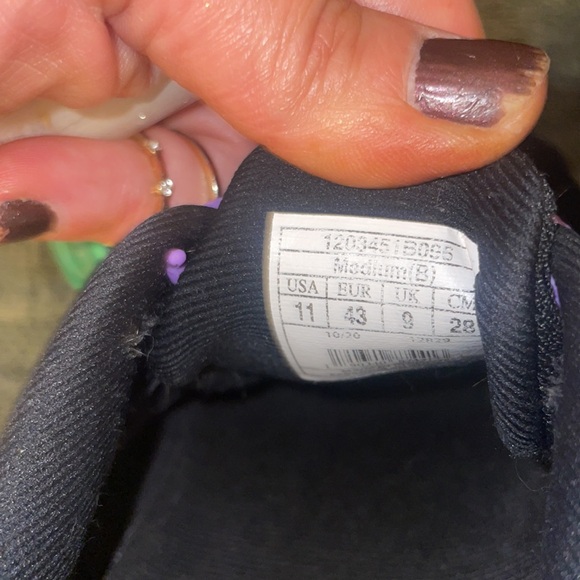 Brooks - Picture 6 of 7